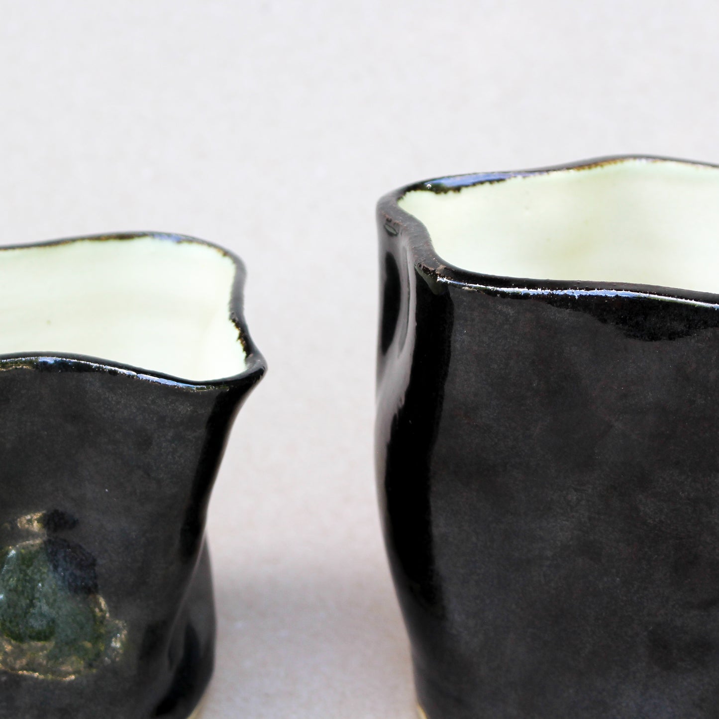 Wavy Vase - Medium White